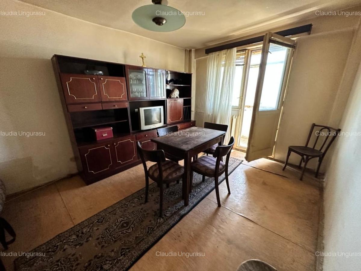 Apartament 2 camere, decomandat, bloc reabilitat - etaj 9/10 - 1