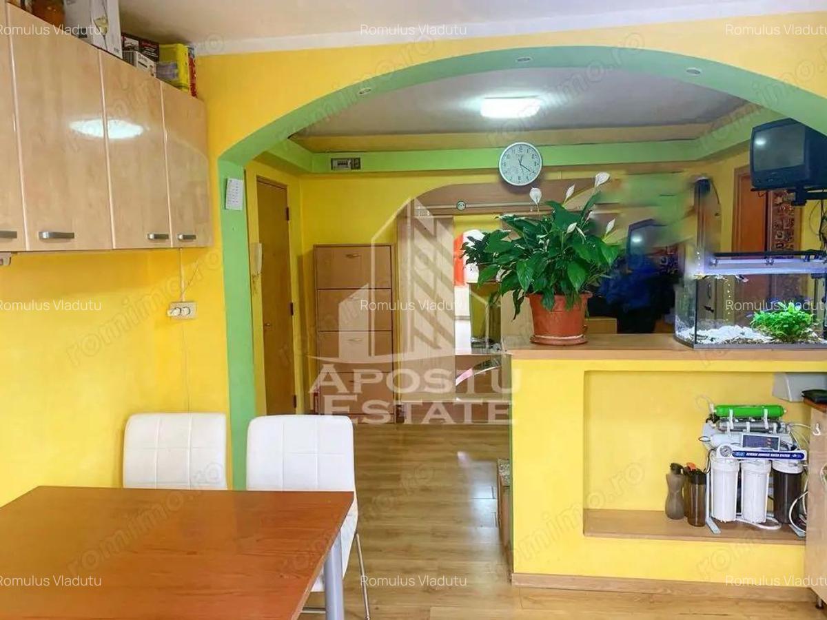 Apartament cu 3 camere zona Aradului centrala proprie - 4
