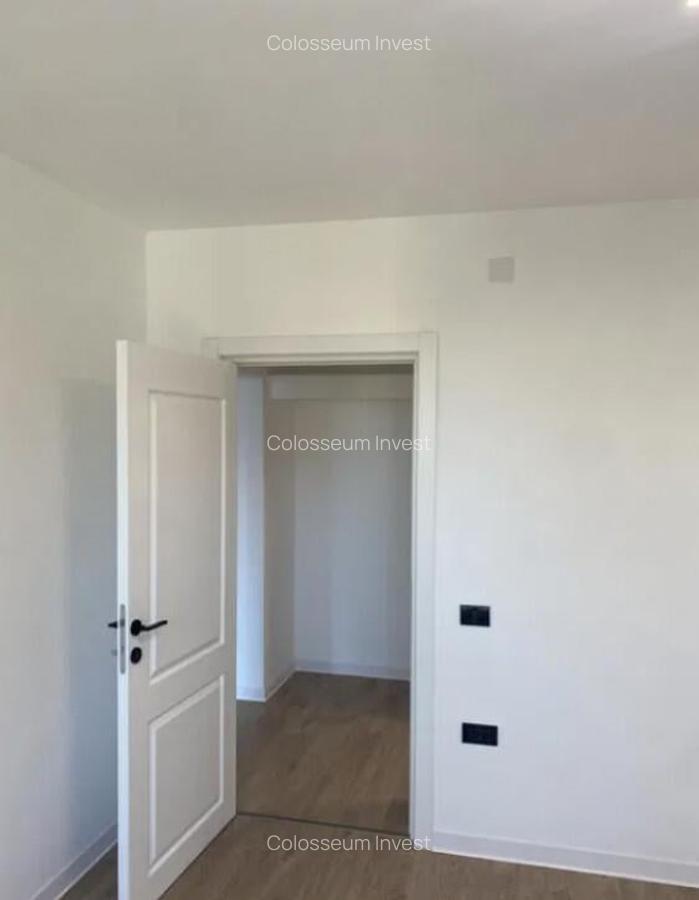 Apartament 3 camere, decomandat - zona Tractorul - 4