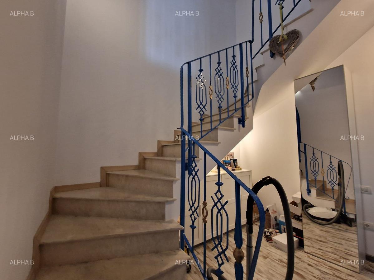 VILA 5 CAMERE - CENTRAL - 2