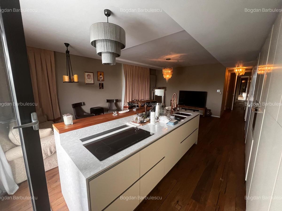 Apartament cu 6 camere decomandat, mobilat în Băneasa - 4