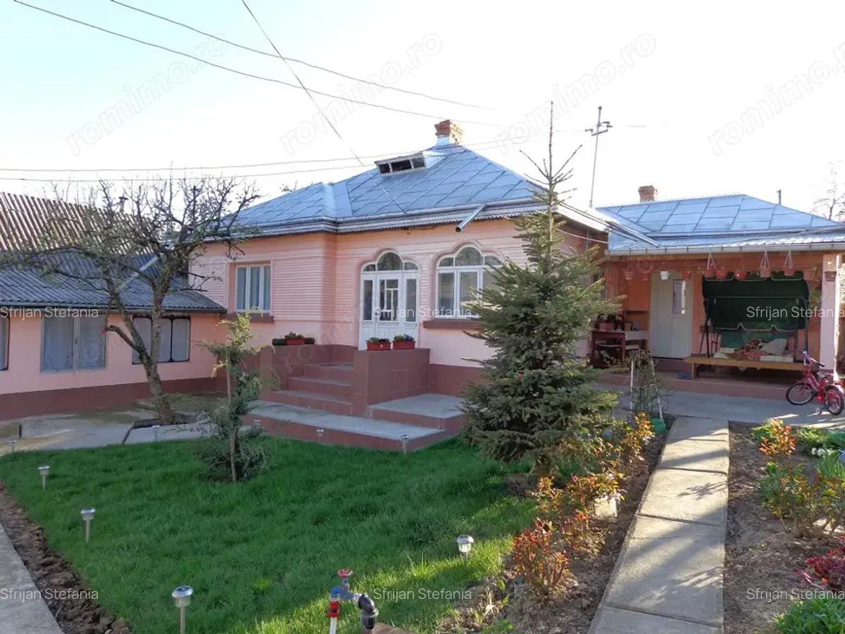 Casa cu anexe si teren - 4