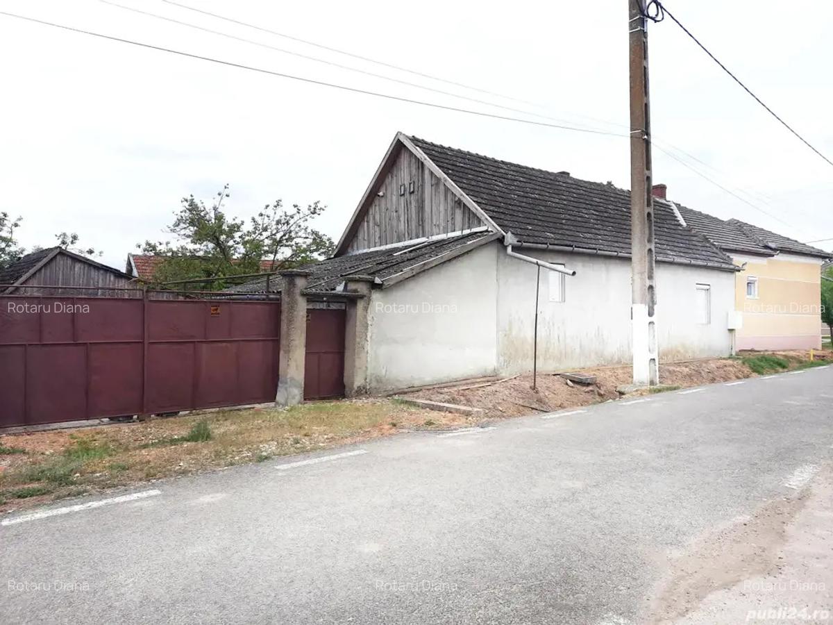 Casa din caramida, la ?oseaua principala, in comuna Socodor, jude?ul Arad - 4