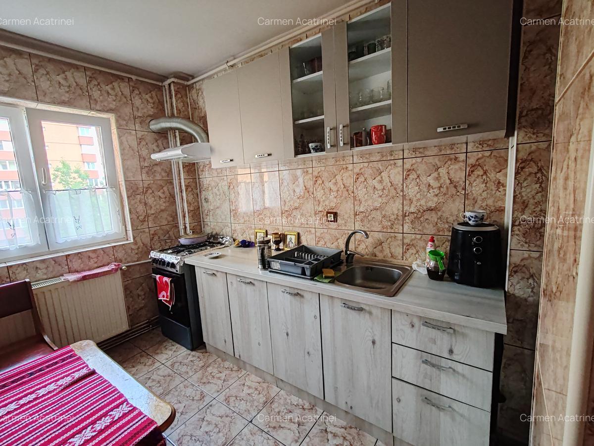 Apartament cu 3 camere decomandat în Răcădău - 12