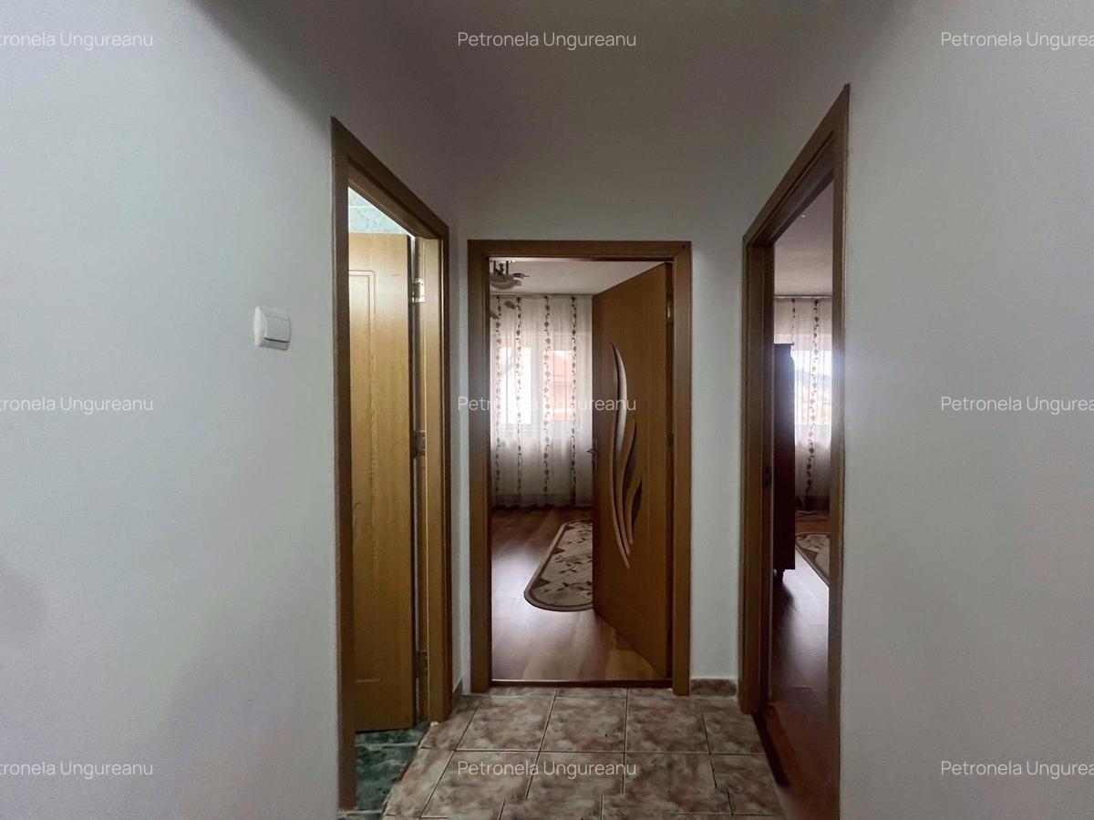 Apartament decomandat de 74mp cu 3 camere, bloc pe cadre - 2