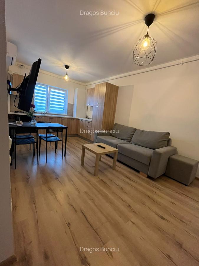 Apartament cu 2 camere decomandat în Apărătorii Patriei - 3
