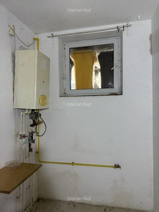 Demisol spațios -- pretabil birou, sau de locuit, Necesită renovare CLS R2 - 1