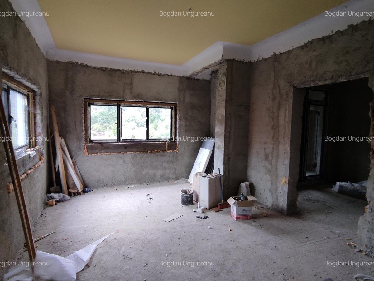 Sinaia / Peles - Vila D + P + M - 10 Camere - 260 mp utili - 700 mp teren - 7