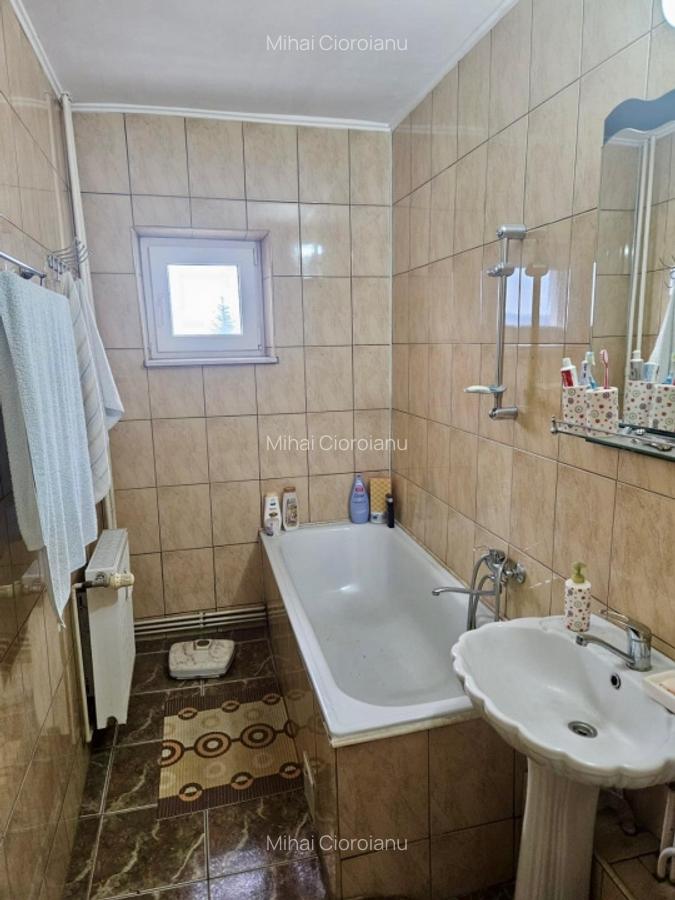 Apartament spatios, 3 camere, etaj 2, Gavana - chiar langa Spitalul Judetean - 5