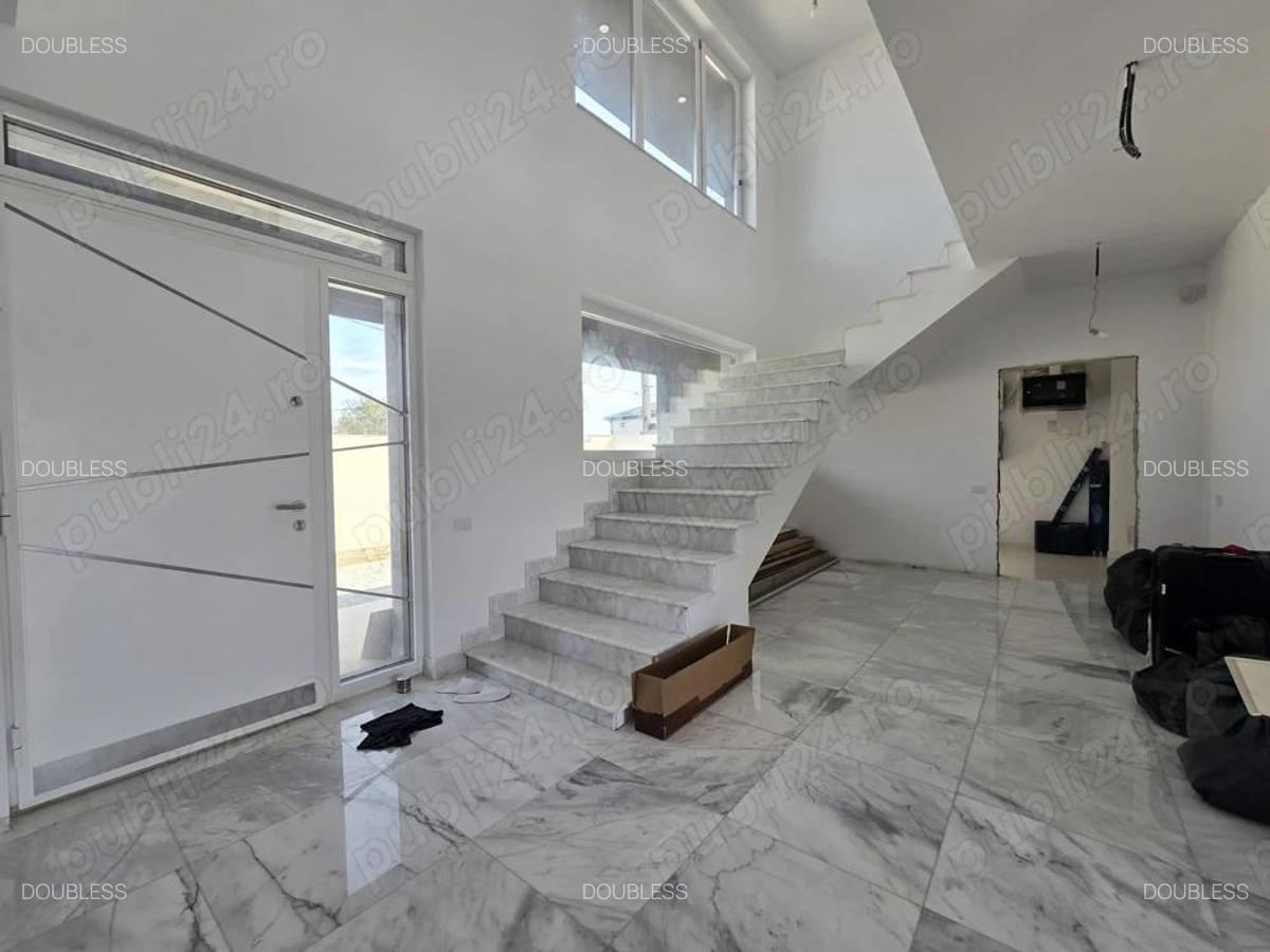 Casa 420 mp, P+1. si Piscina. Curte teren 1050 mp. Cernica Balaceanca - 2