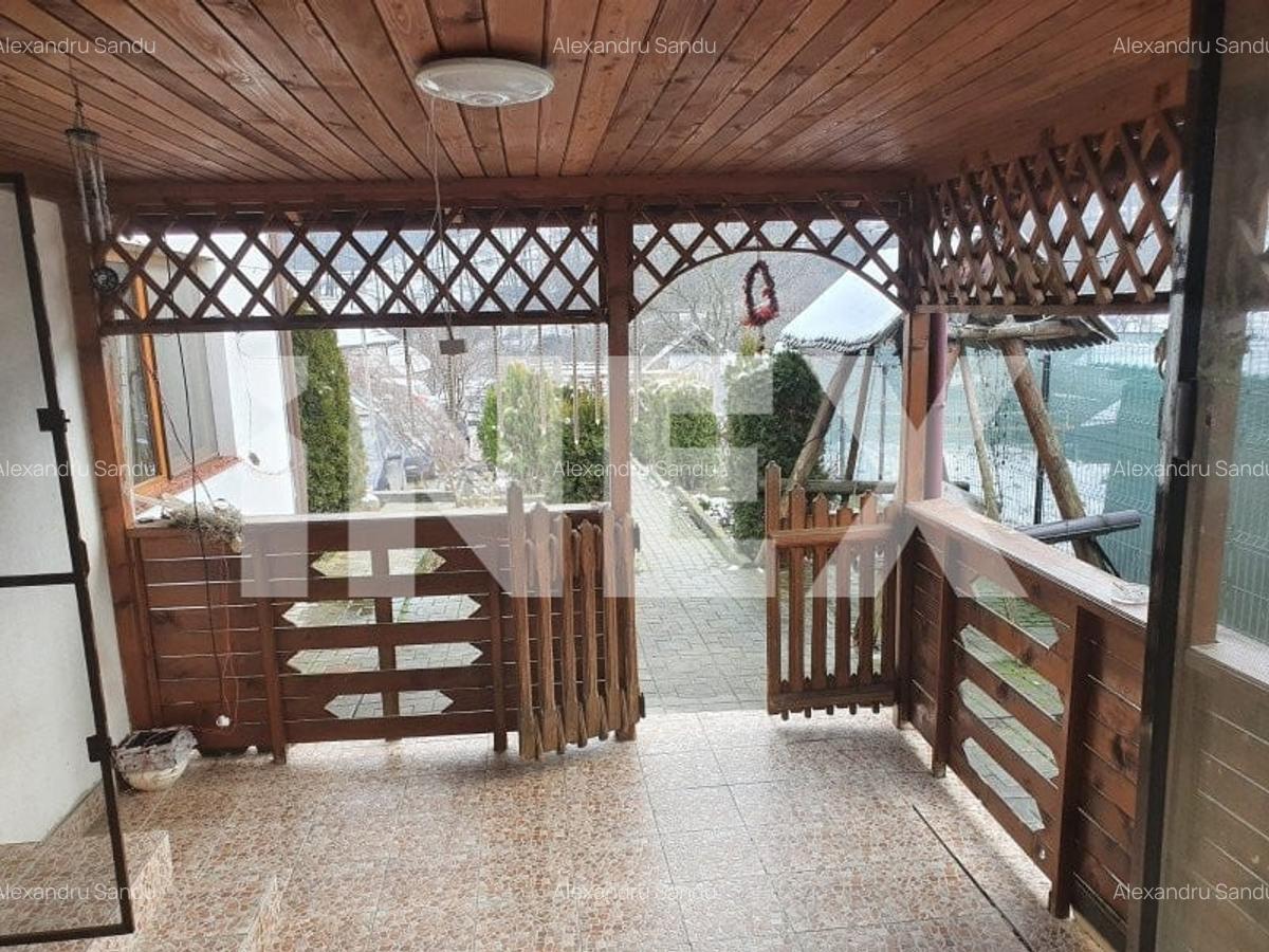 Casa la Padure cu 6 camere de vanzare - Curtea de Arges, zona Busaga - 2