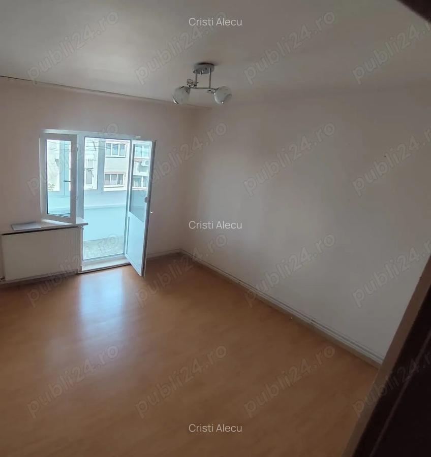 Pitesti, apartament 3 camere, decomandat - 2