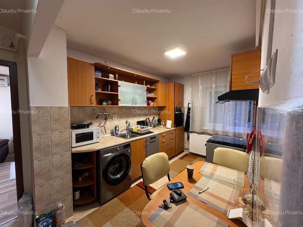 Apartament cu 2 camere, decomandat - zona Lipovei - 5 Apartament cu 2 camere, decomandat - zona Lipovei - 5