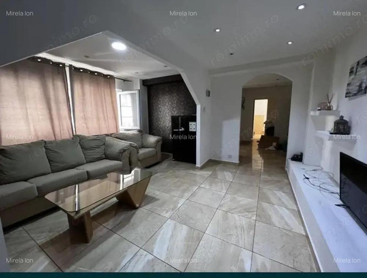 Va^nzare Apartament 2 Camere Adiacent Bd. Decebal - 7