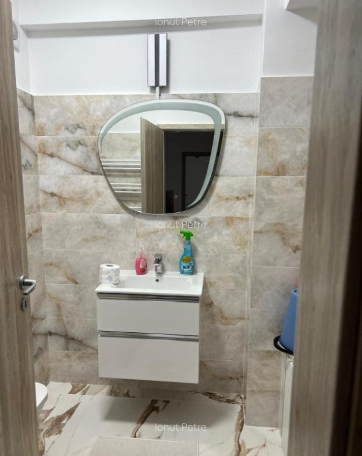 Proprietar-inchiriez apartament 2 cam,Iuliu Maniu nr.405,parcare subt. - 2