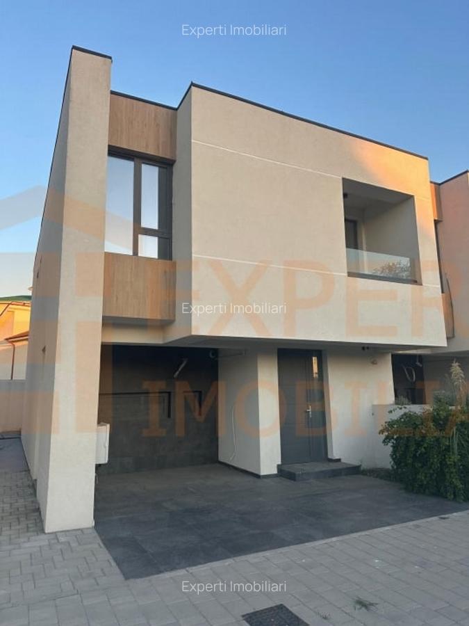 Vila deosebita de vanzare - zona Mamaia Nord pe malul lacului - 1