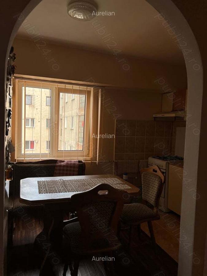 Vand apartament cu 4 camere, zona centrala - 5