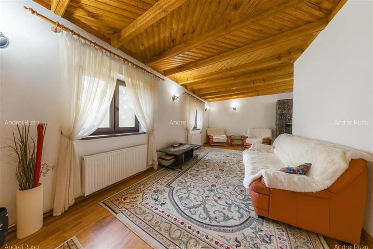 Tur LIVE!Casa cu arhitectura traditionala, curte spatioasa,foisor,Rucar-Bran - 13