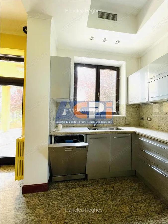 VANZARE CASA VILA 6 CAMERE 652 mp TEREN ZONA SISESTI SECTOR 1 - 4 VANZARE CASA VILA 6 CAMERE 652 mp TEREN ZONA SISESTI SECTOR 1 - 4