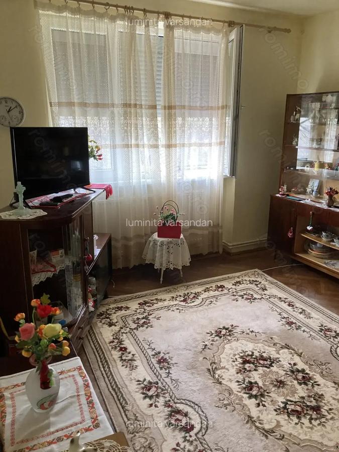 VAND APARTAMENT 2 CAMERE 58000 euro zona ultracentrala - 1