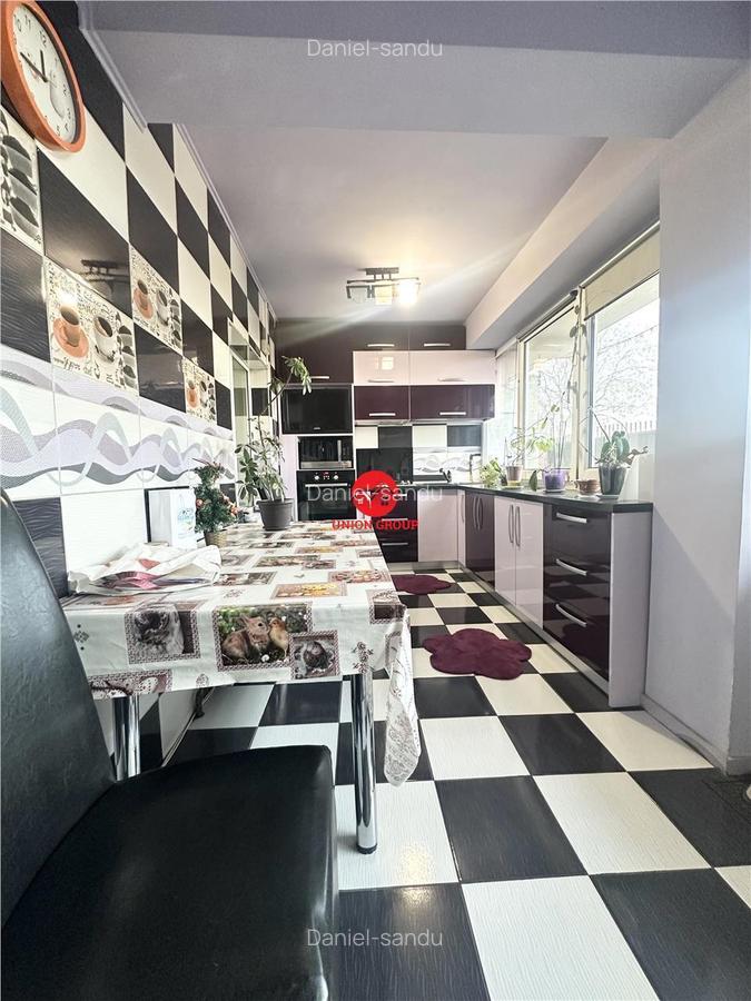 Casa P+1+M+ pod inalt, placa de beton intre etaje, Zona Km 4 - 18