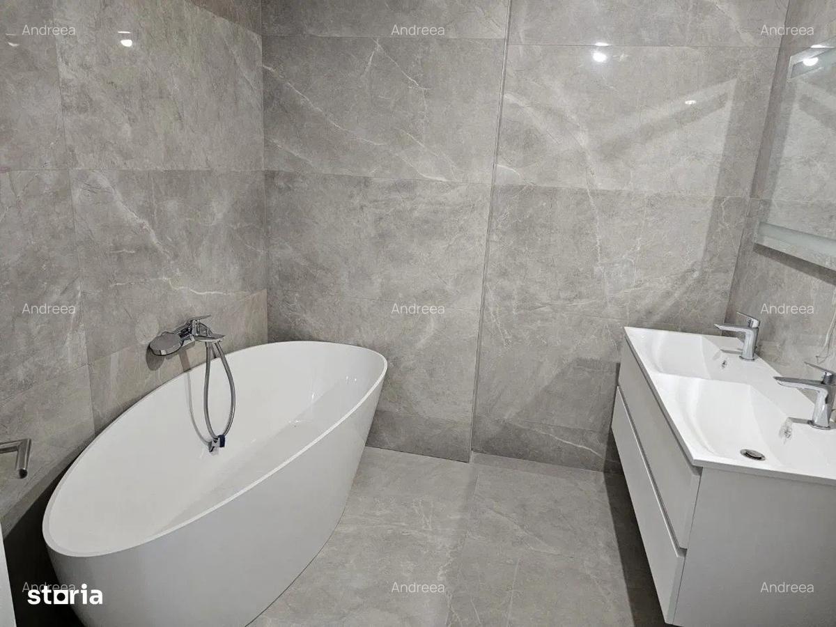 Apartament cu 3 camere decomandat în Tractorul - 3