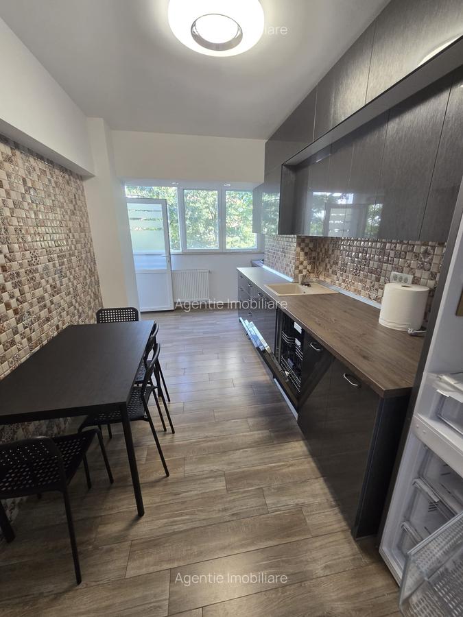 3 camere, nou, loc parcare, Sos.Nicolae Titulescu,  Metrou Piata Victoriei - 30