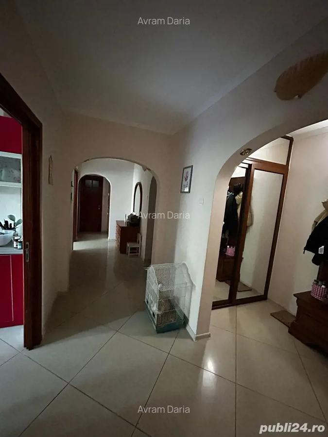 Inchiriez apartament cu 3 camere - 5