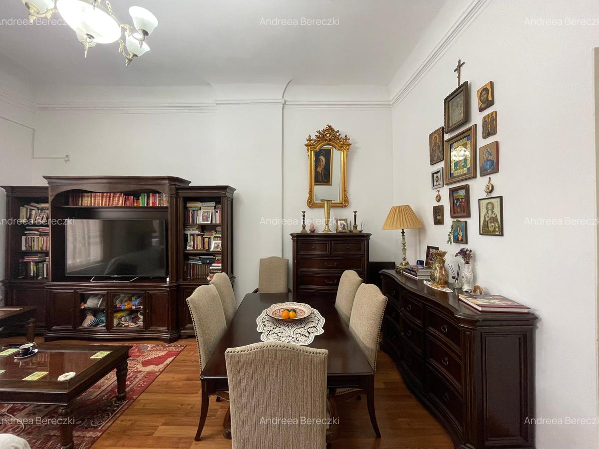 Apartament spectaculos de 4 camere într-o vilă cu farmec istoric, Victoriei - 3