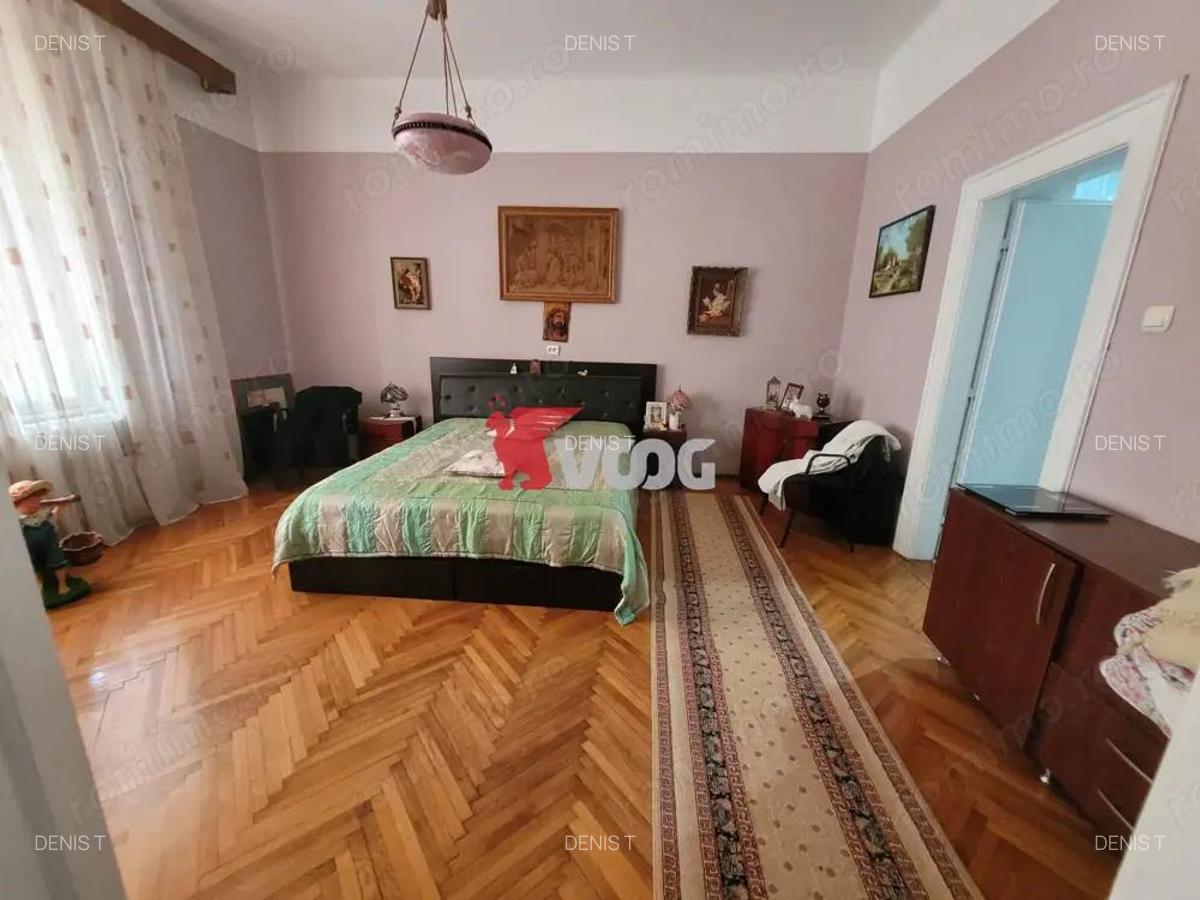 Apartament de vanzare 3 camere, Zona centrala - 3