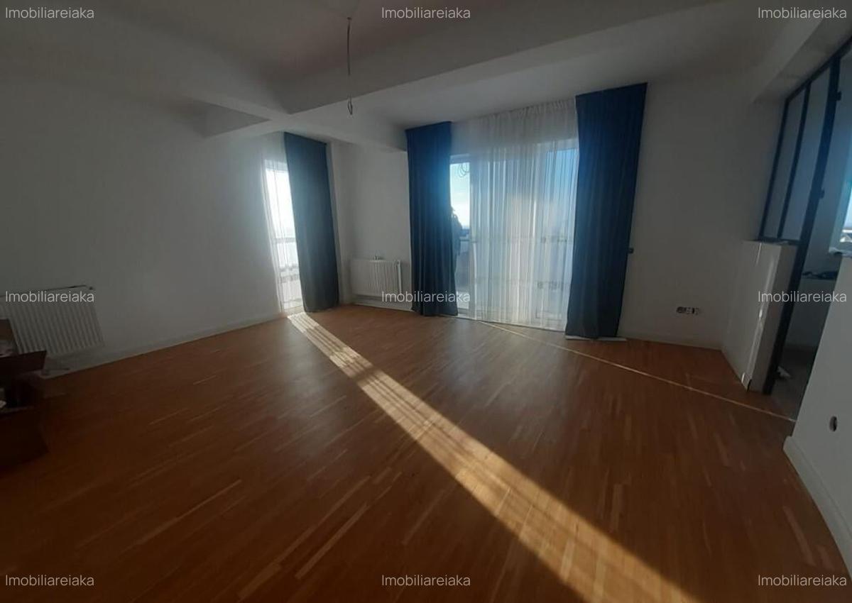 Zona Marul de Aur, 3 camere, decom., etaj 2 - 5