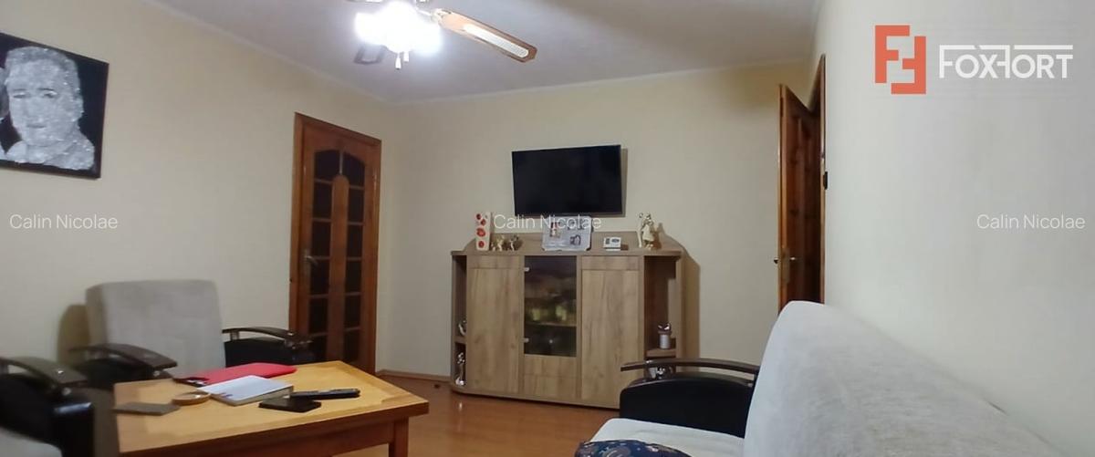 Apartament cu 3 camere, etaj intermediar, mobilat-utilat, zona Dacia - 3