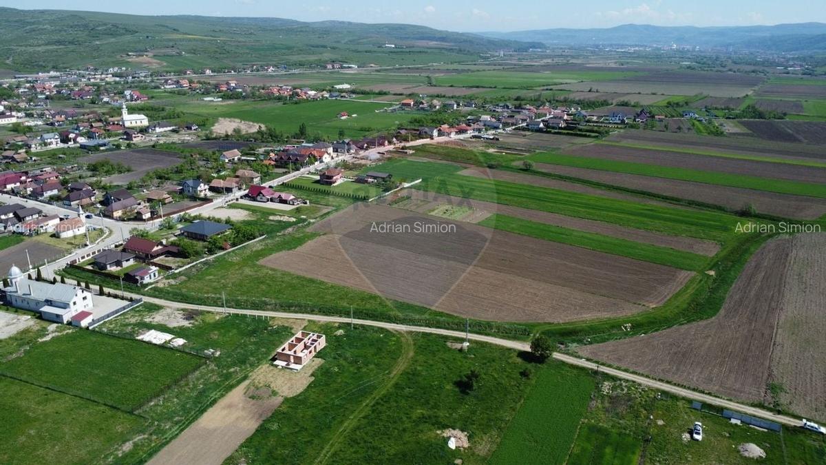 Teren intravilan 1.400 mp, imprejmuit integral - Livada, comuna Iclod - 15