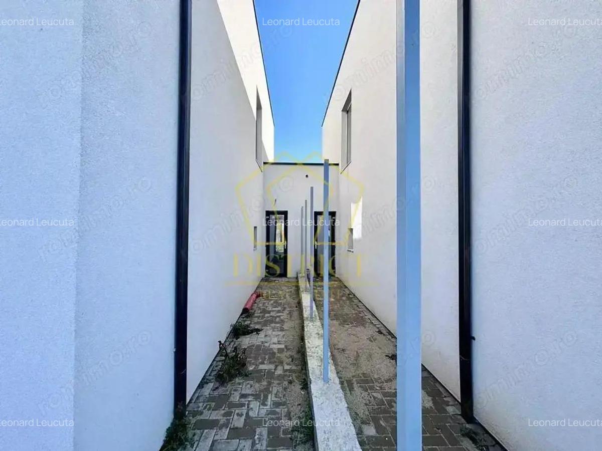 Duplex modern cu 5 camere, despartit prin camera tehnica I Dumbravita - 13