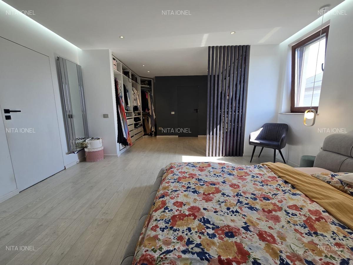 Duplex P+E+M ,suprafata teren 350mp,amprenta 102mp,construita 306mp,utilata/mob - 10