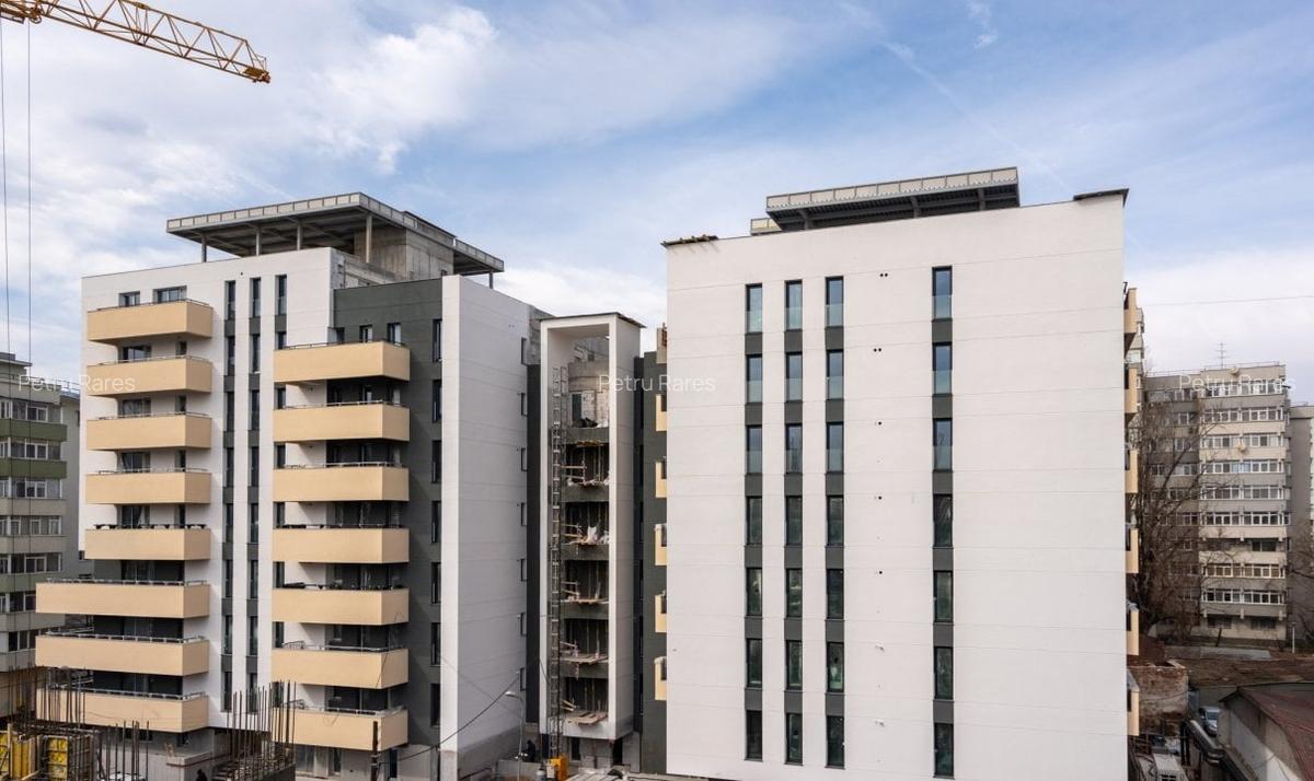 Apartament cu 3 camere decomandat în Victoriei - 2