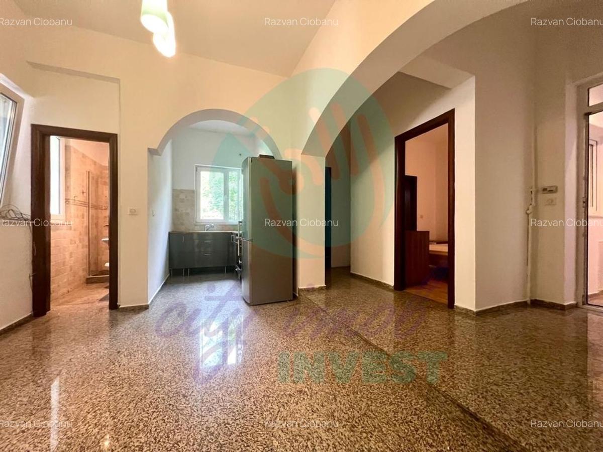 Apartament RENOVAT 3 camere Cotroceni-Curte comuna - 1