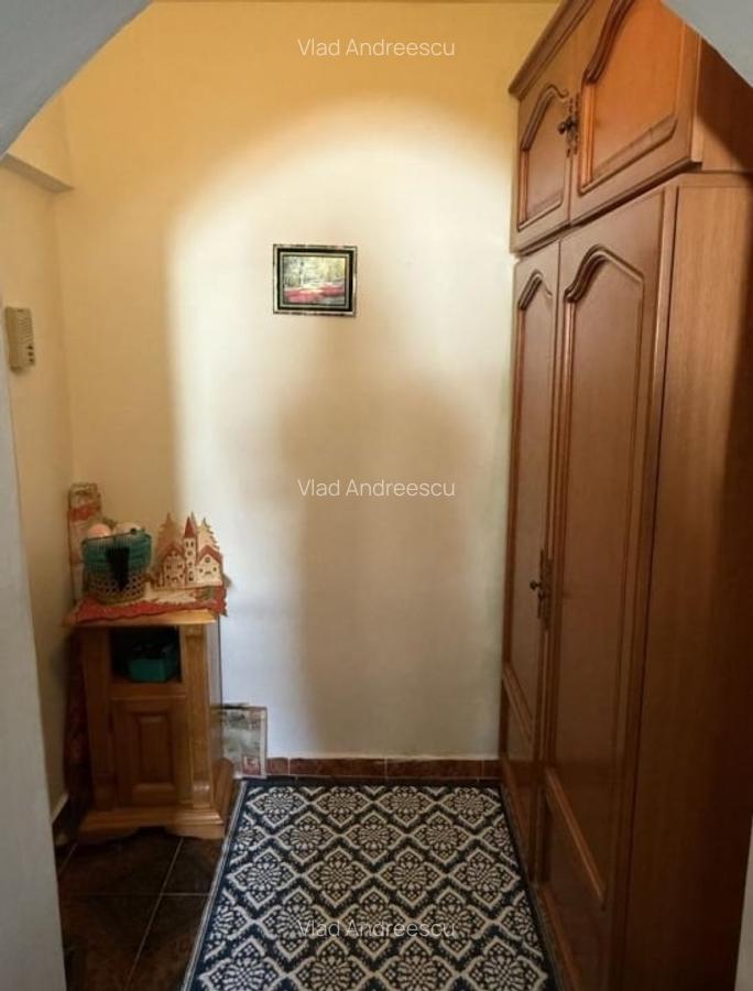 De vanzare apartament cu 3 camere - 5