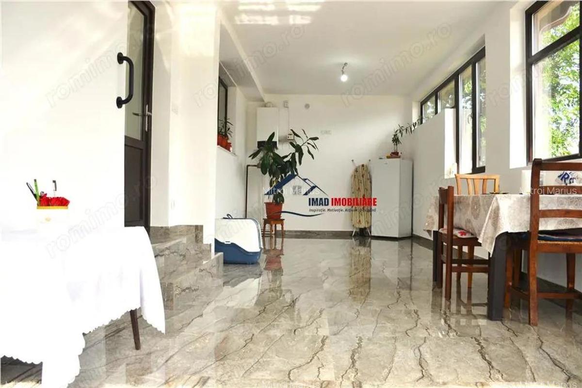 Casa de vanzare in Vacaresti, 7 km de Targoviste - spatiu generos, liniste. - 3
