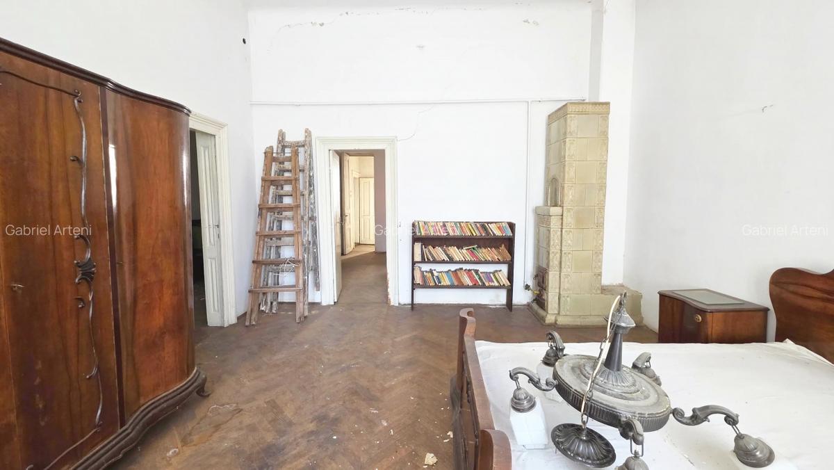 Uranus - O casa de renovat cu potential deosebit! - 13
