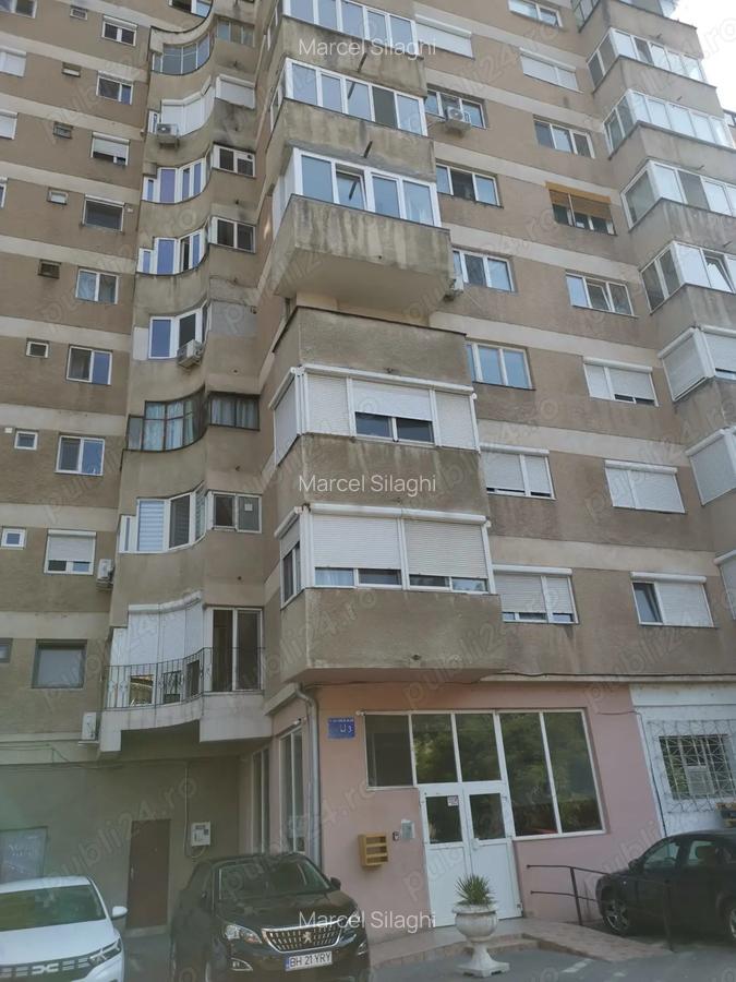 De vanzare apartament 3 camere decomandat, B-dul Dacia, Oradea - 2