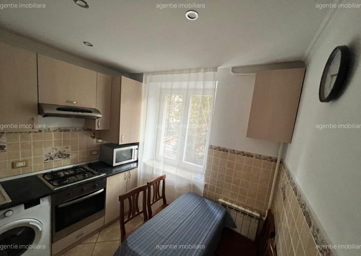 Inchiriez Garsoniera Piata 1 Mai - 1