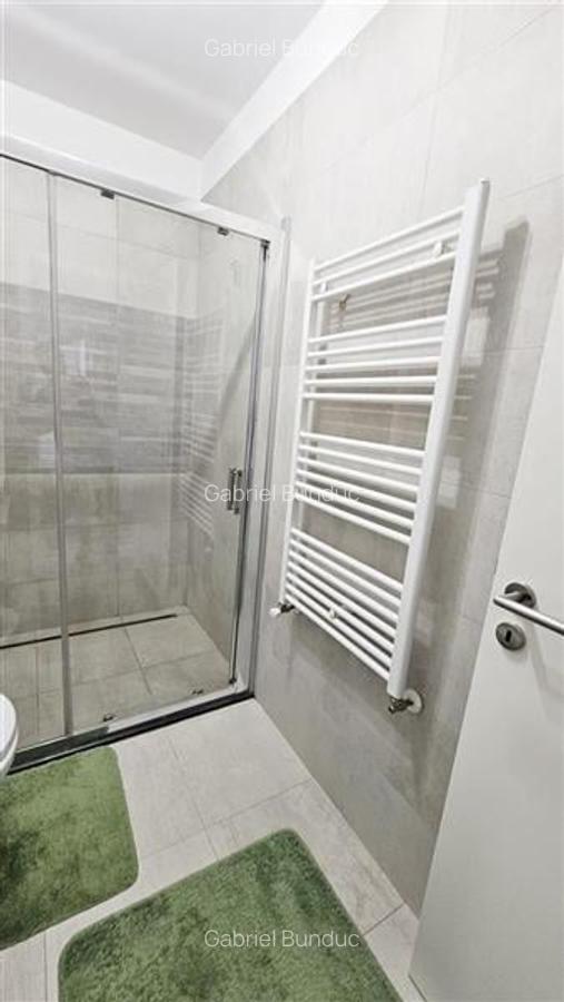 Apartament cu 3 camere decomandat, mobilat în Tractorul - 9