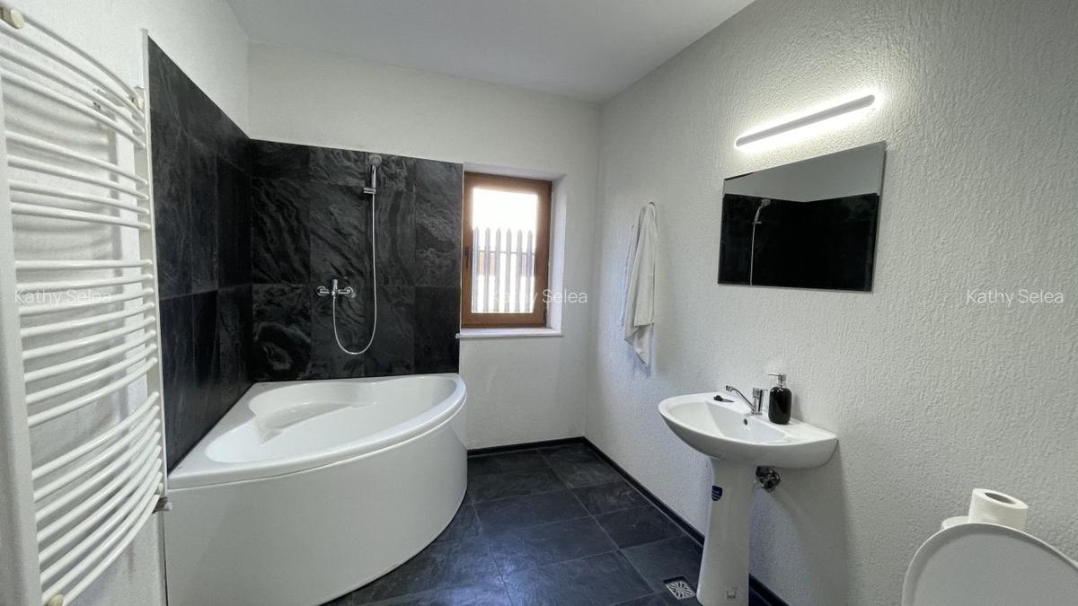 Vila Individuala complet mobilata Laguna Albastra cu garaj - 20