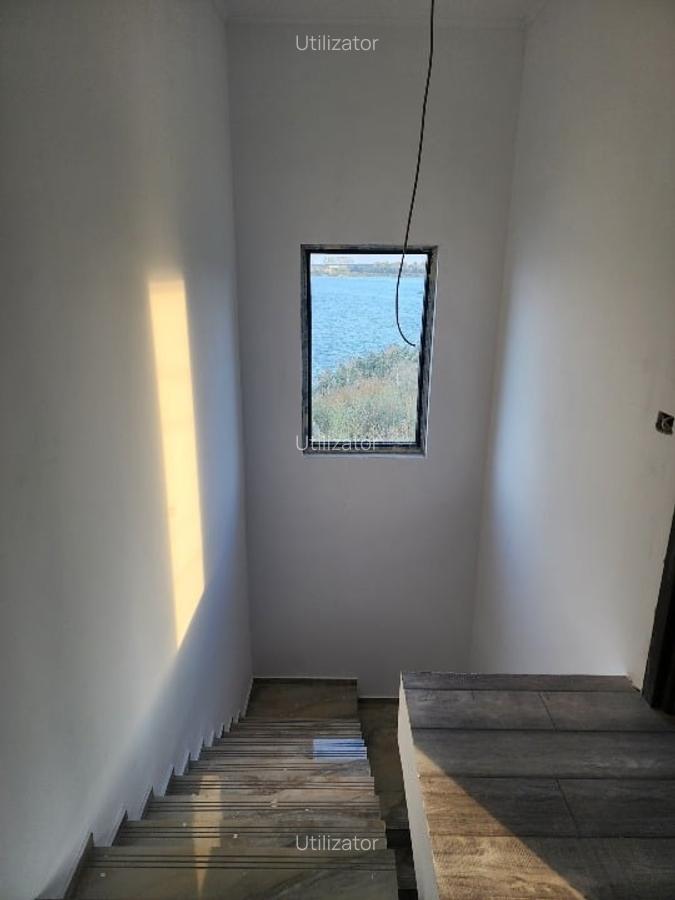 Casa la lac - Pret imbatabil! - 11