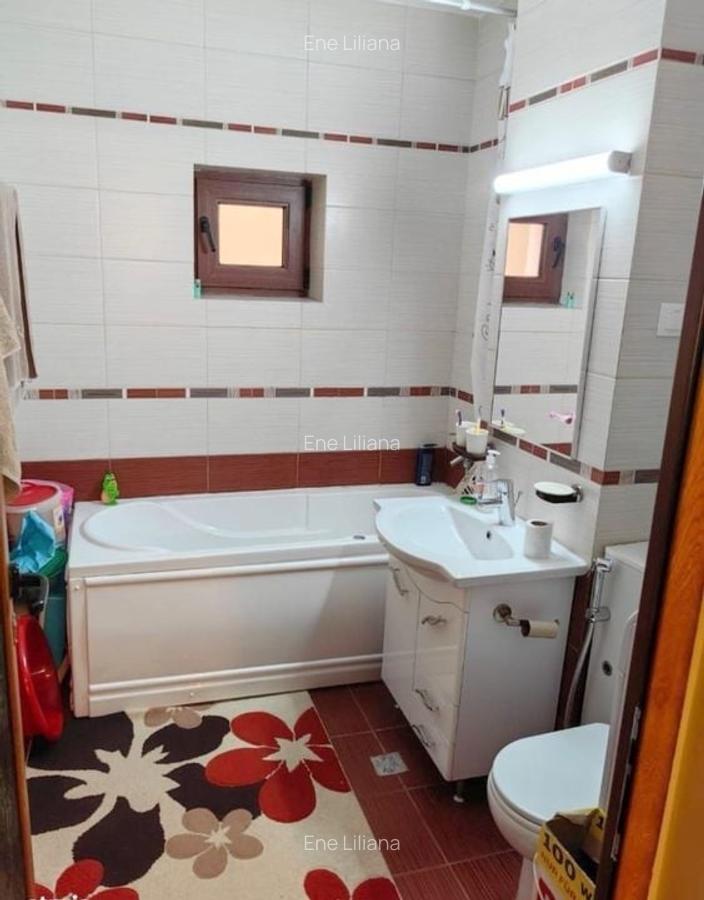 Apartament de vânzare - 4 camere, Strada Tecuci, Bloc Vega - 6