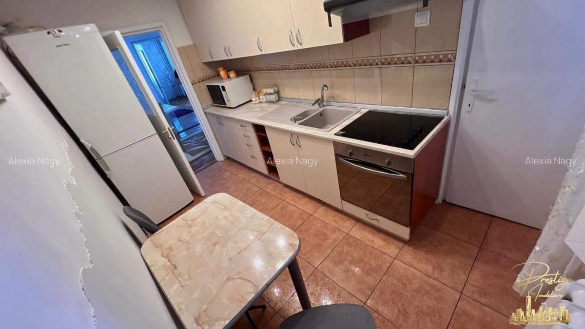 Apartament cu 3 camere de inchiriat pe str.Sovata -zona Decebal - 14
