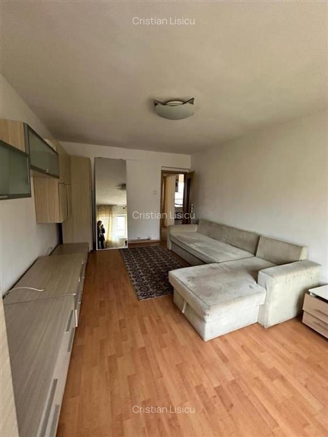 Spatios decomandat 2 camere etaj 3 zona Lunei - 4