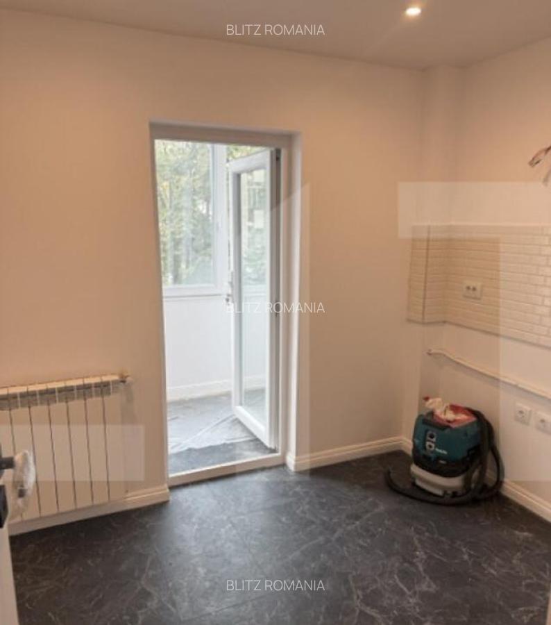 Apartament cu 3 camere, decomandat, 72 mp, zona Pia?a Mare - 7
