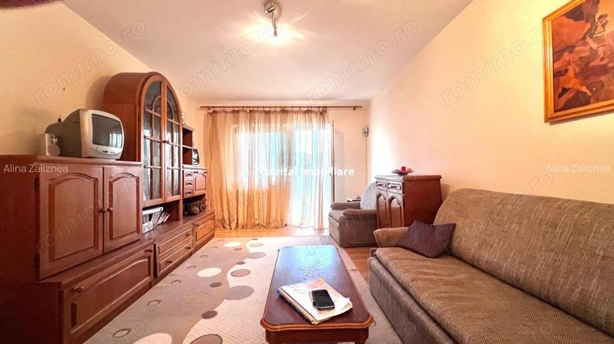 Apartament spatios ,decomandat 4 camere, etaj 2, Re?i?a. - 9